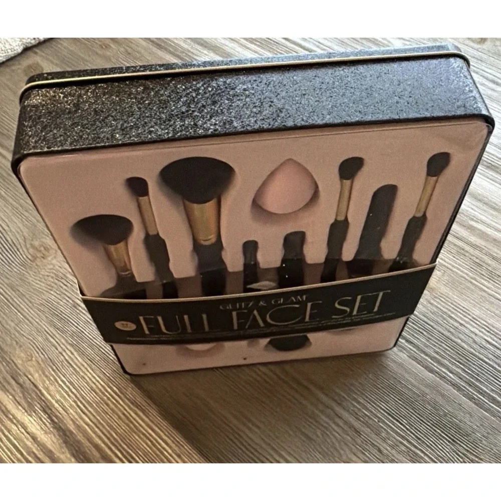 Rare TikTok Glitz and Glam 11 Piece Full Face Set Rhinestone Makeup Brush Black